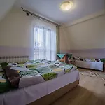 U Kominka B&B 자코파네