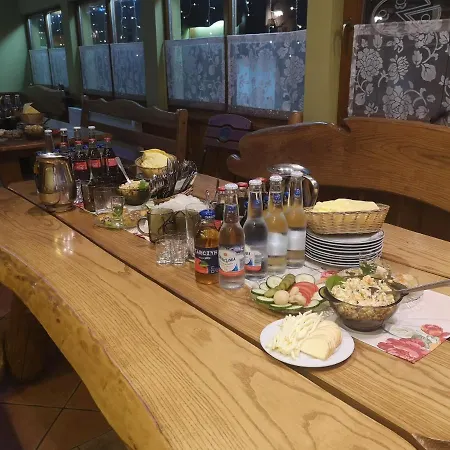 U Kominka Oda ve Kahvaltı 3*