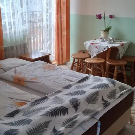 U Kominka Oda ve Kahvaltı 3*